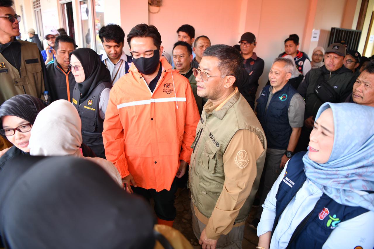 Wagub Jabar Pastikan Pencarian Korban Longsor Bandung Barat Dilakukan Secara Maksimal